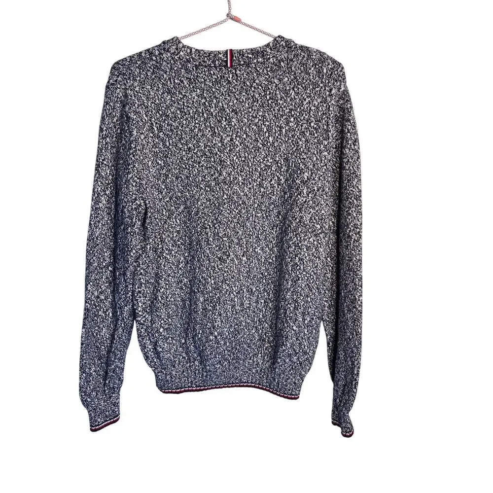 Tommy Hilfiger men’s size M long sleeve crewneck gray marble knit logo sweater‎
